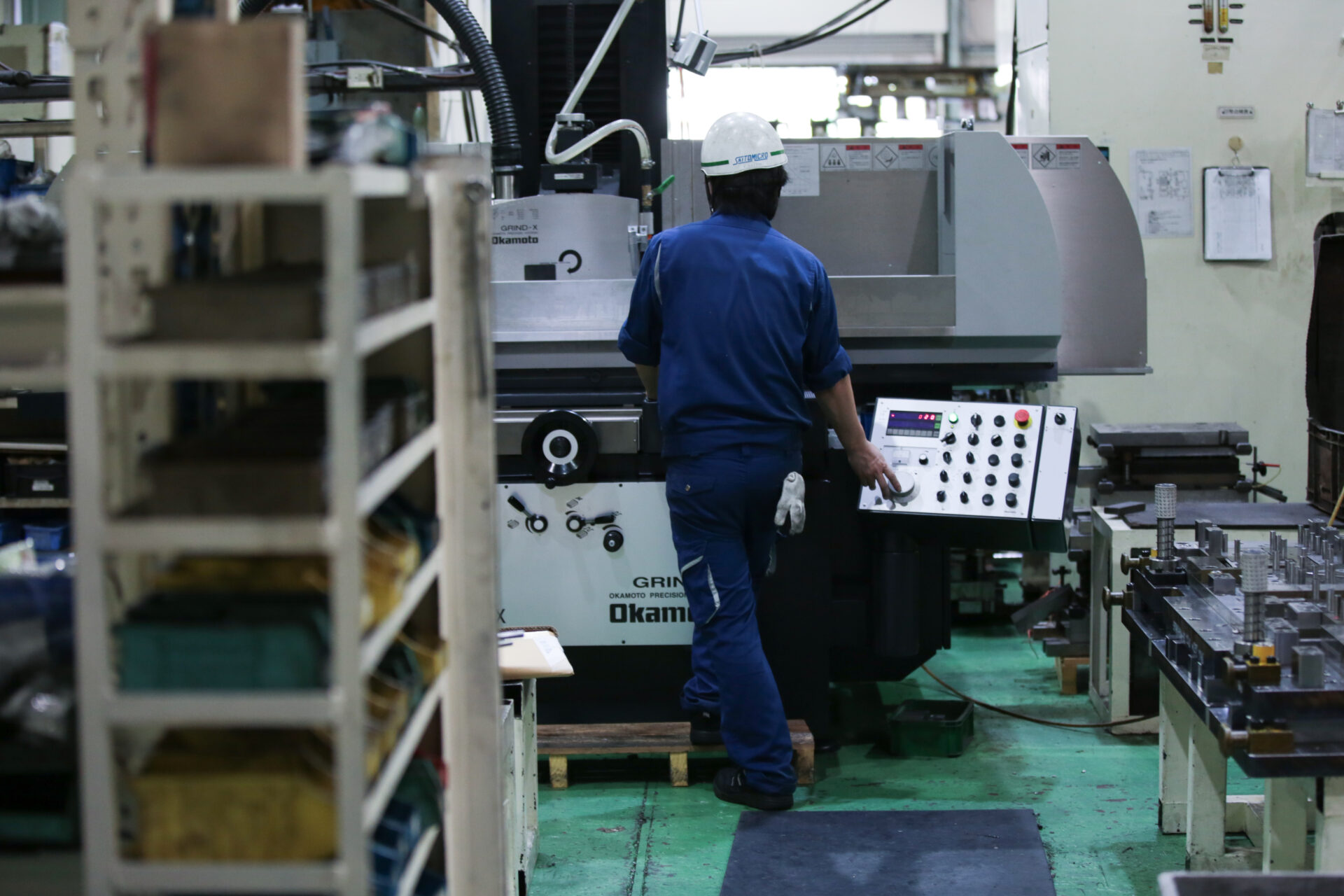 cong-viec-dap-kim-loai-tai-nhat